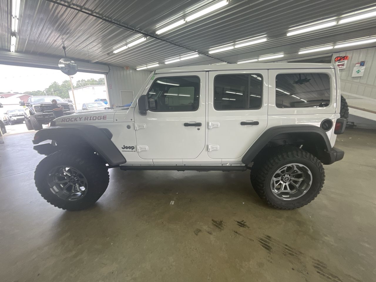 Vehicle Image 4