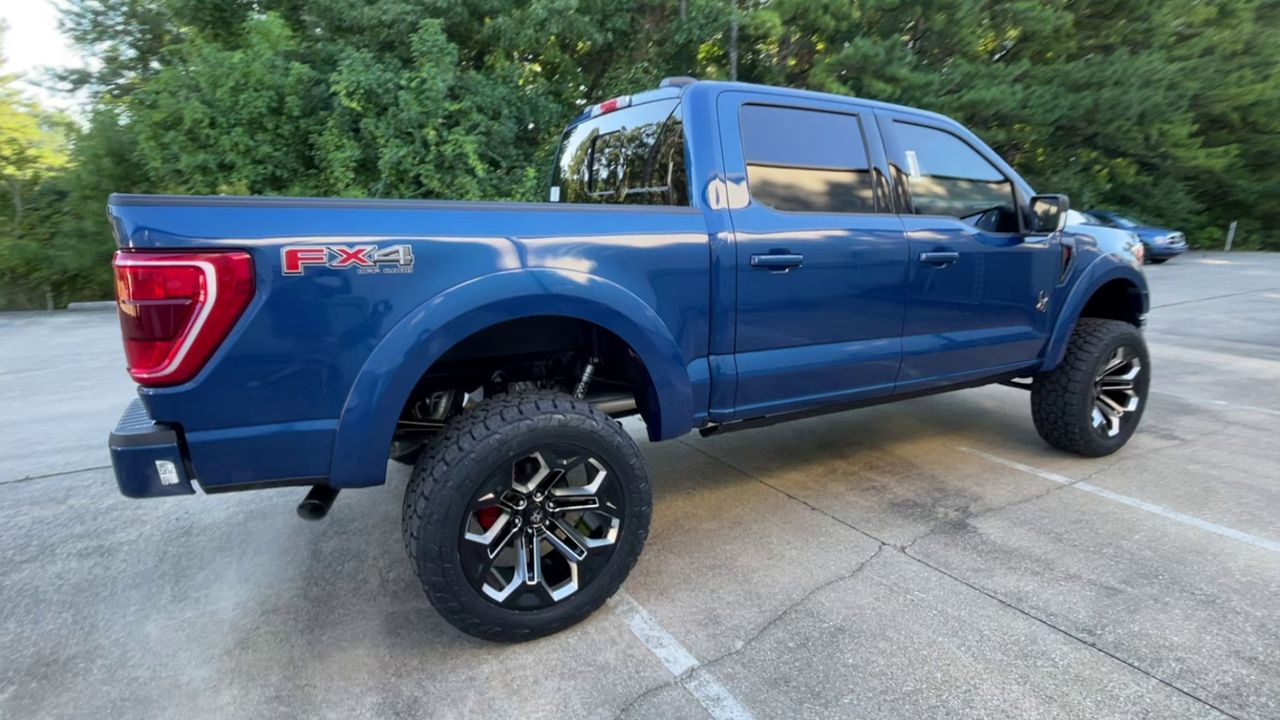 Vehicle Image 8