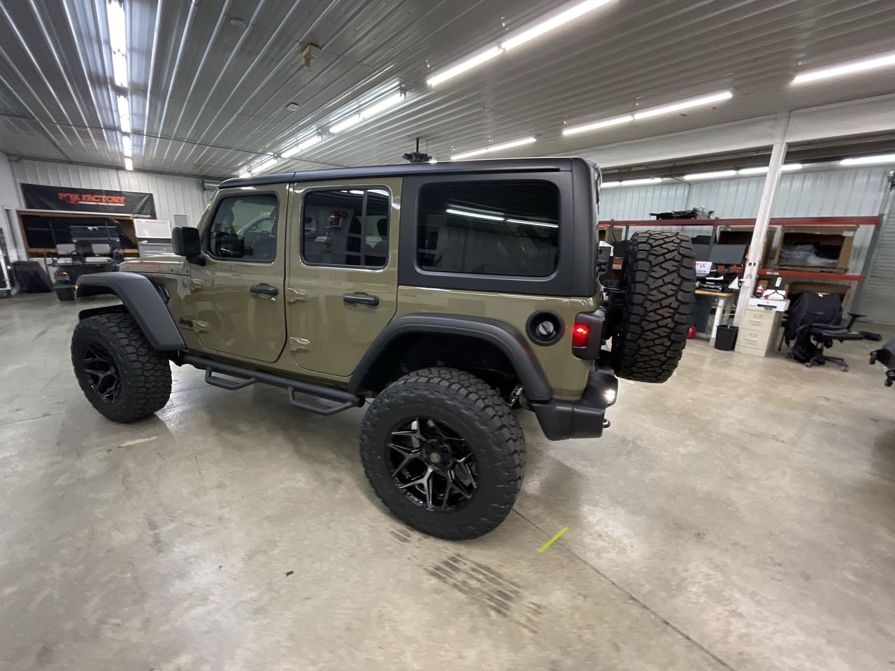 Vehicle Image 6