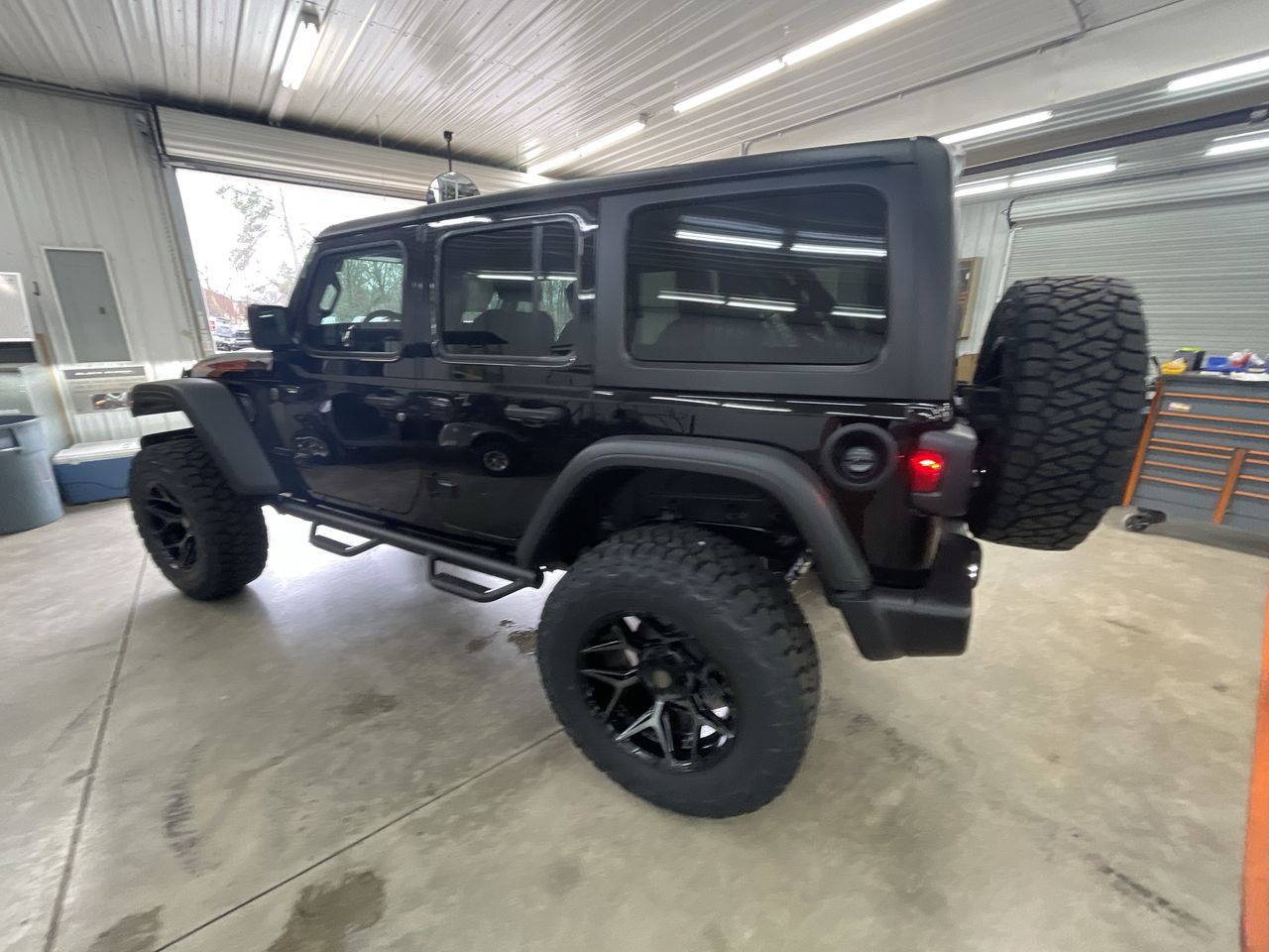 Vehicle Image 6