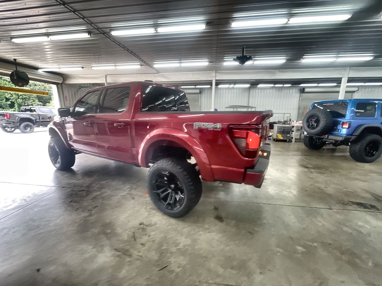 Vehicle Image 6