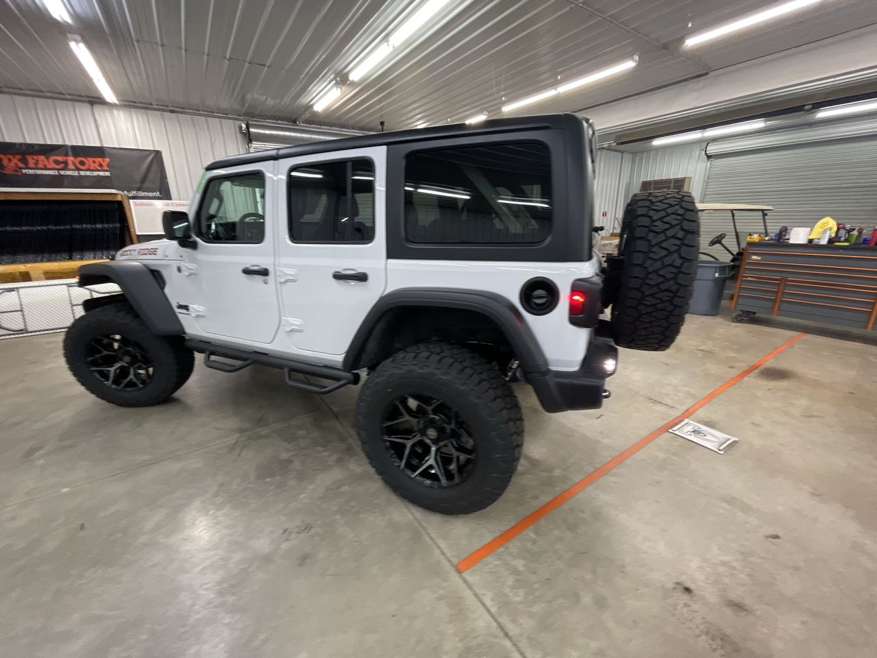 Vehicle Image 6