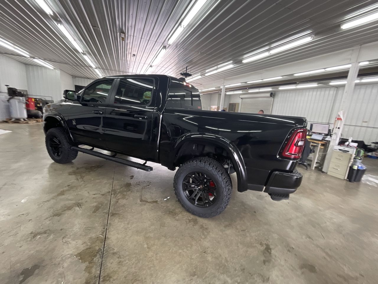 Vehicle Image 6