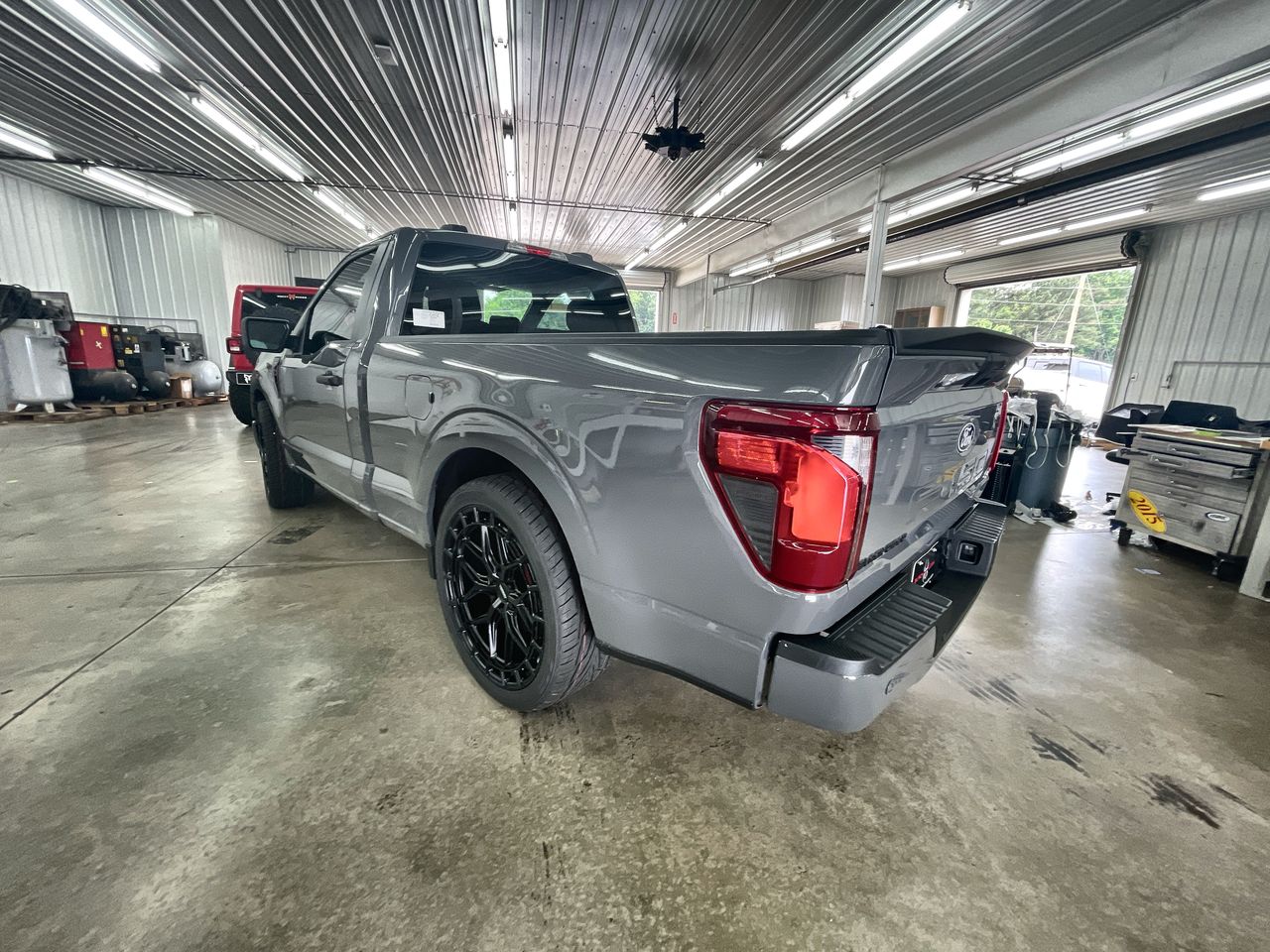 Vehicle Image 6