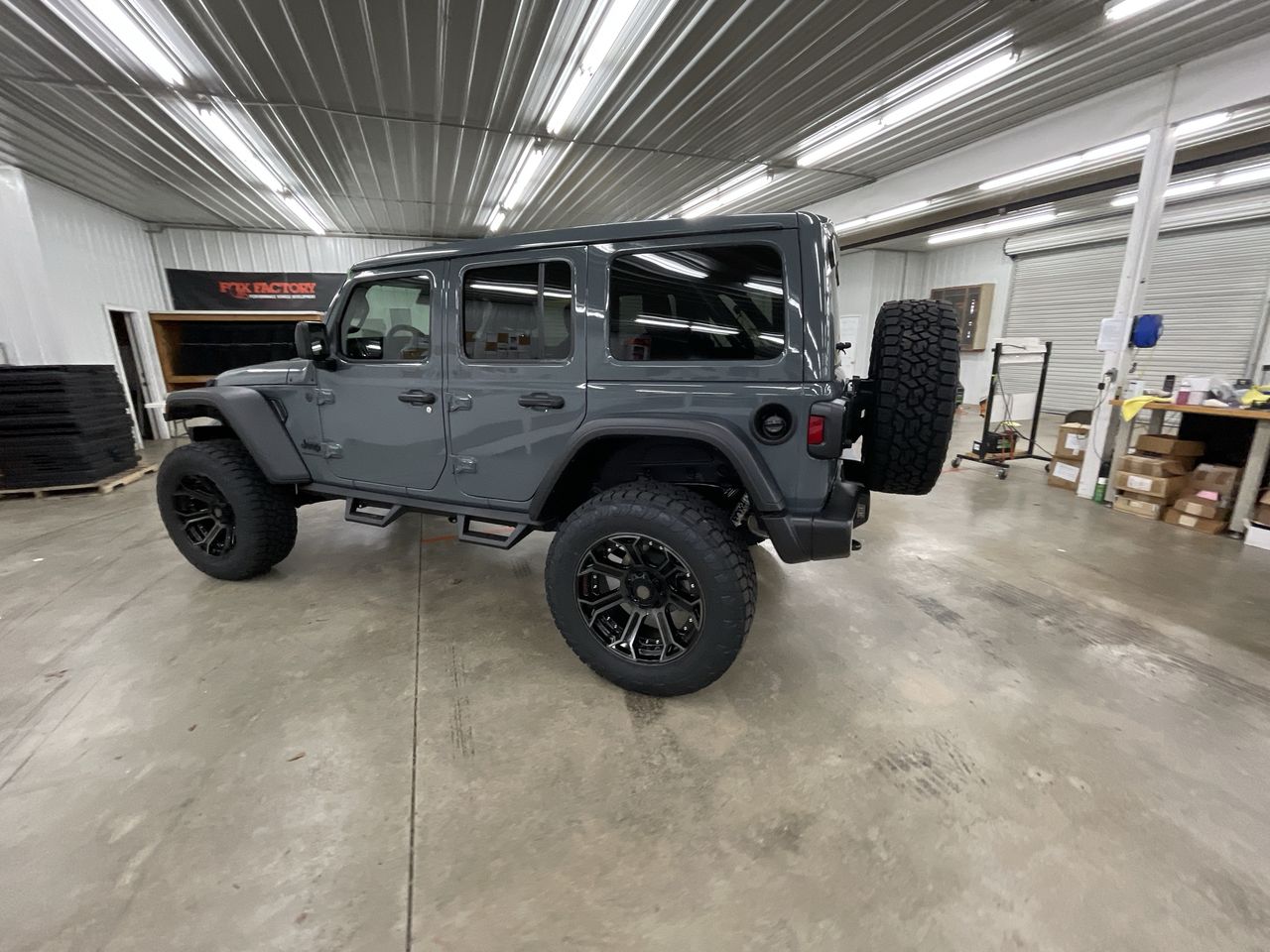 Vehicle Image 6