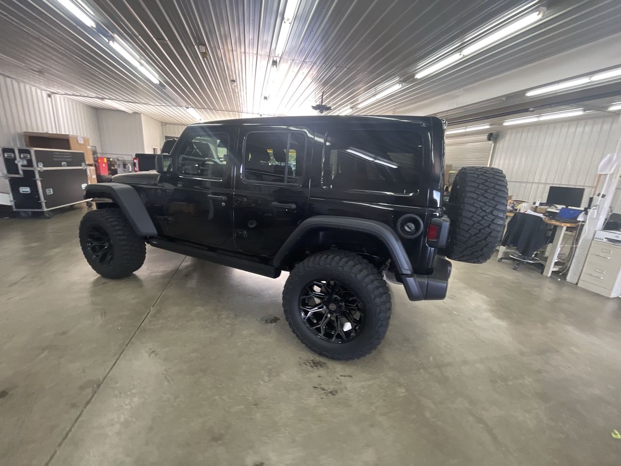 Vehicle Image 6