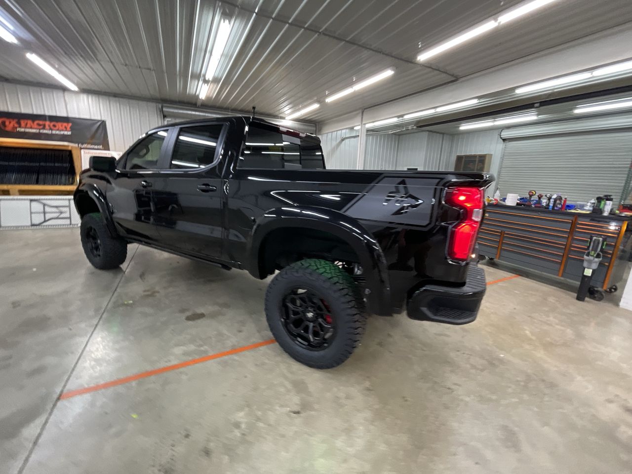 Vehicle Image 6