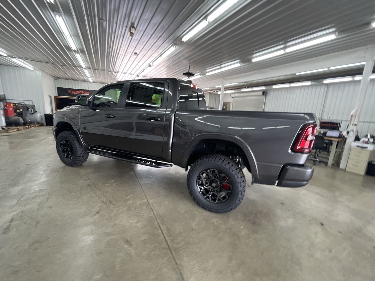 Vehicle Image 6