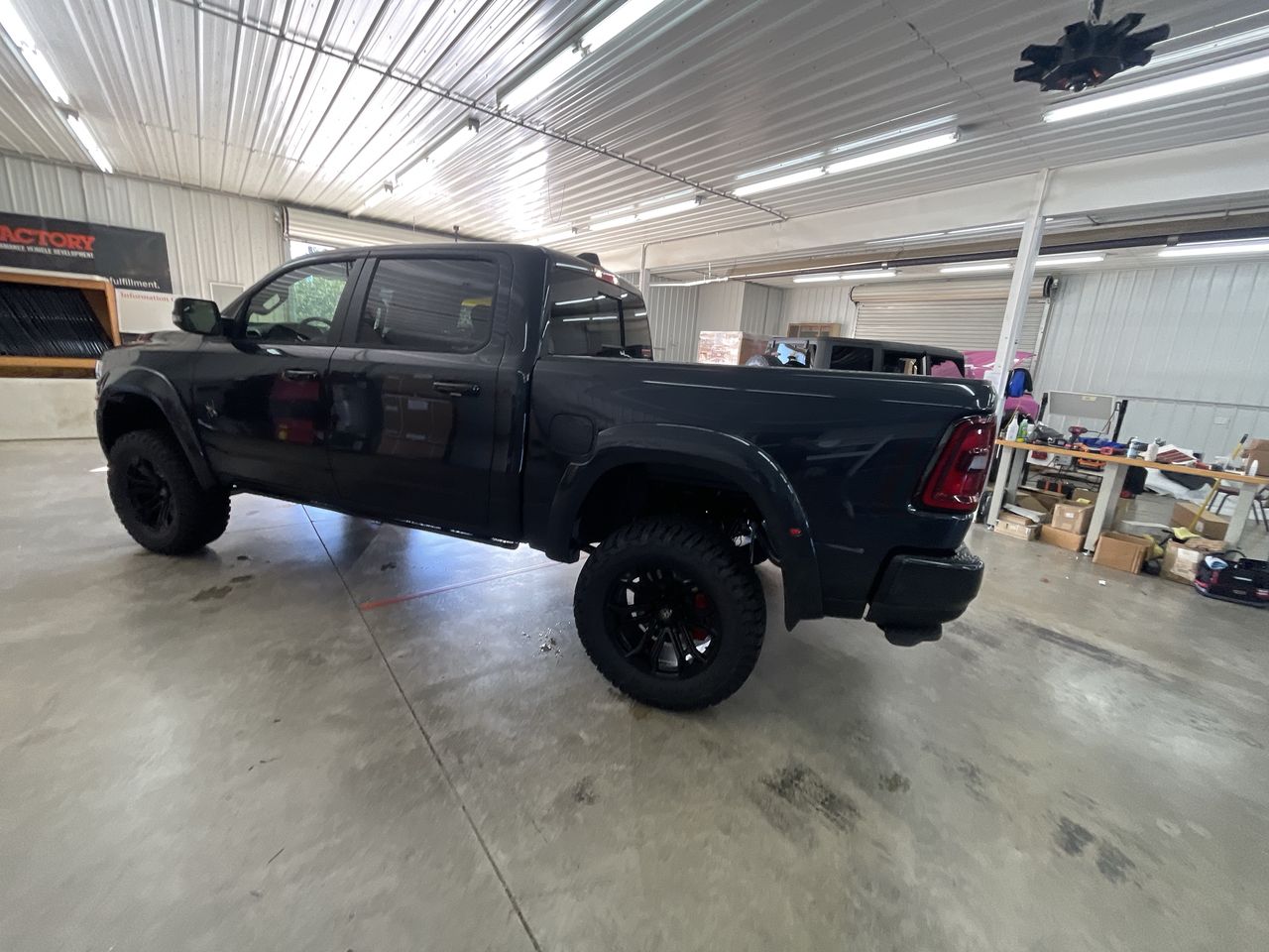 Vehicle Image 6
