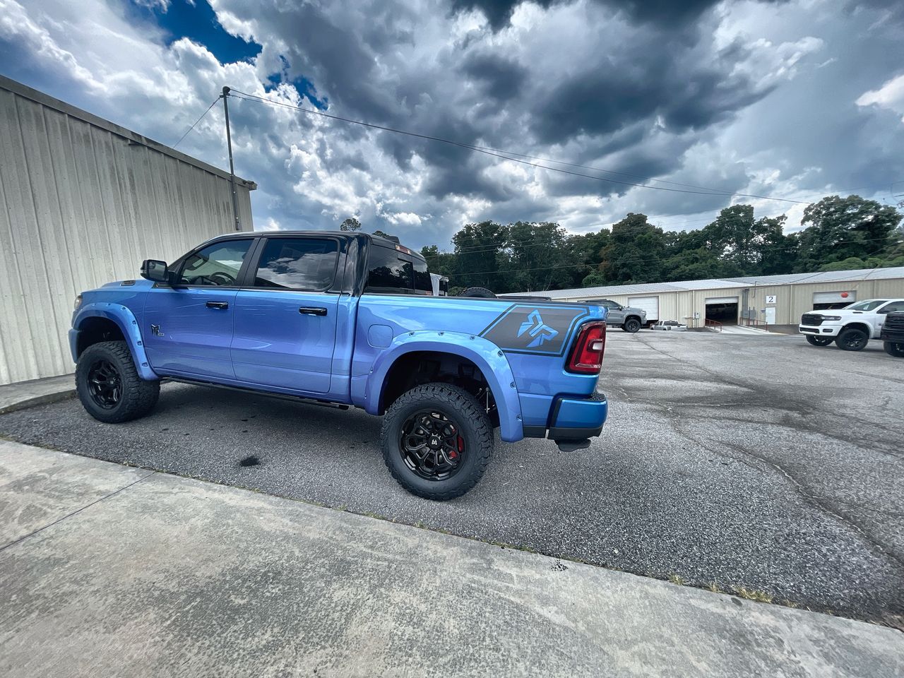 Vehicle Image 6