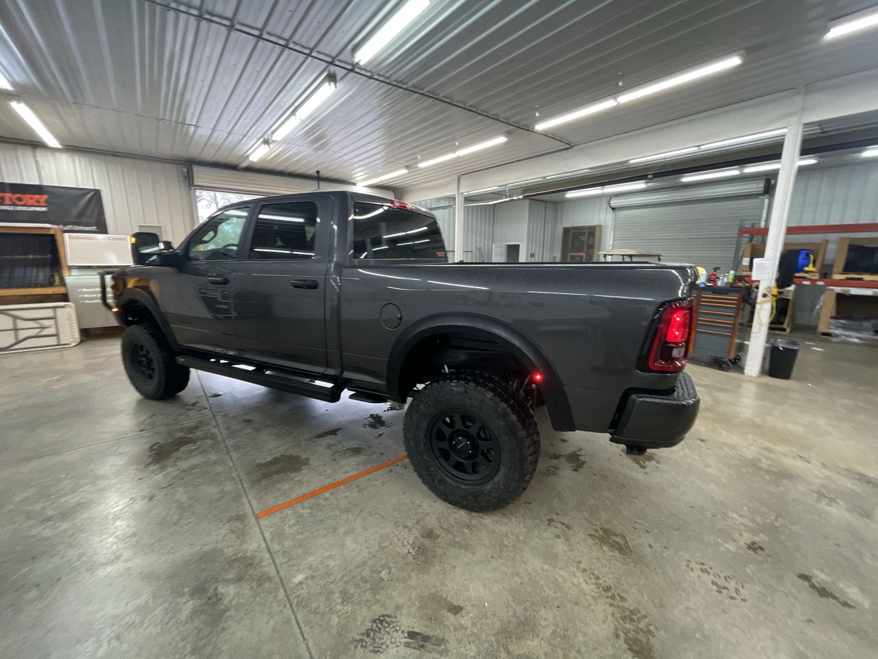 Vehicle Image 6