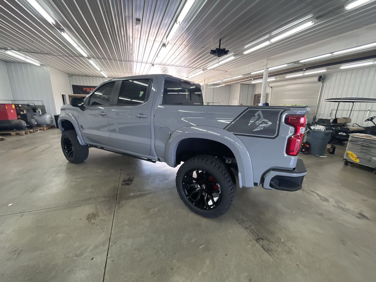 Vehicle Image 6