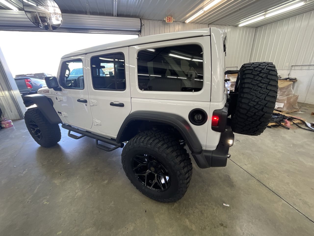 Vehicle Image 6