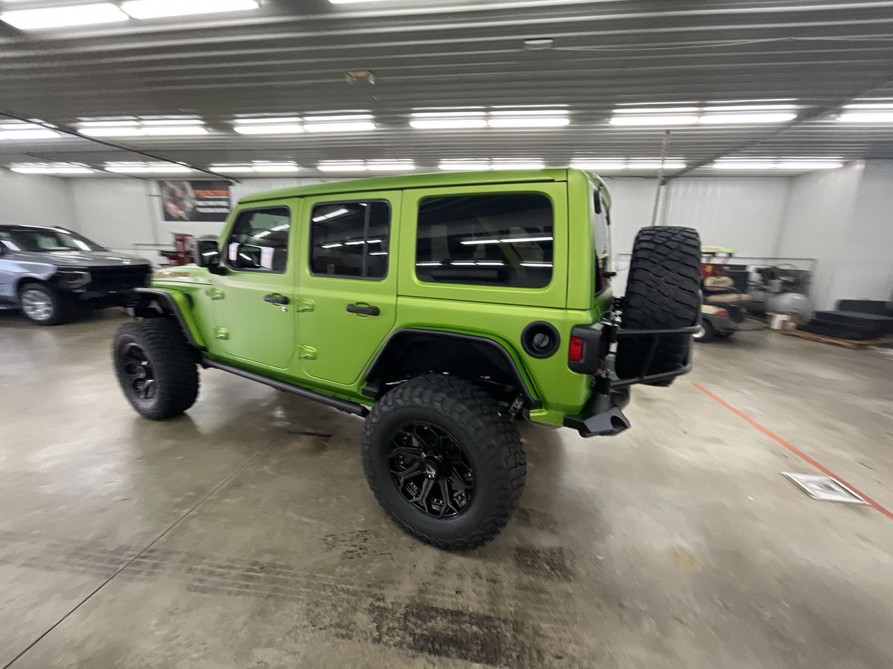Vehicle Image 6