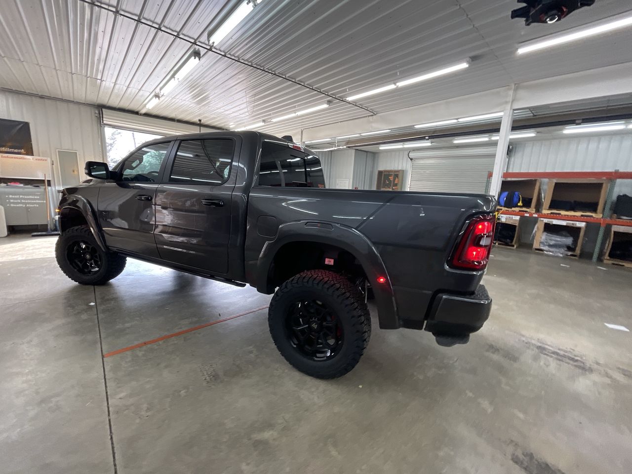 Vehicle Image 6