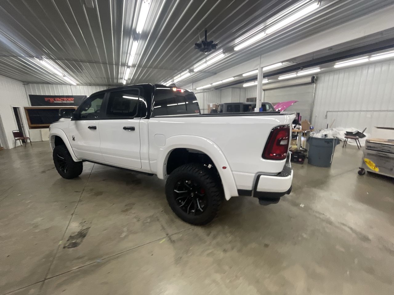 Vehicle Image 6