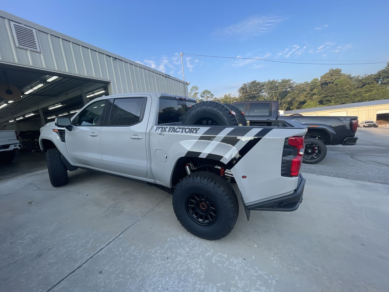 Vehicle Image 6