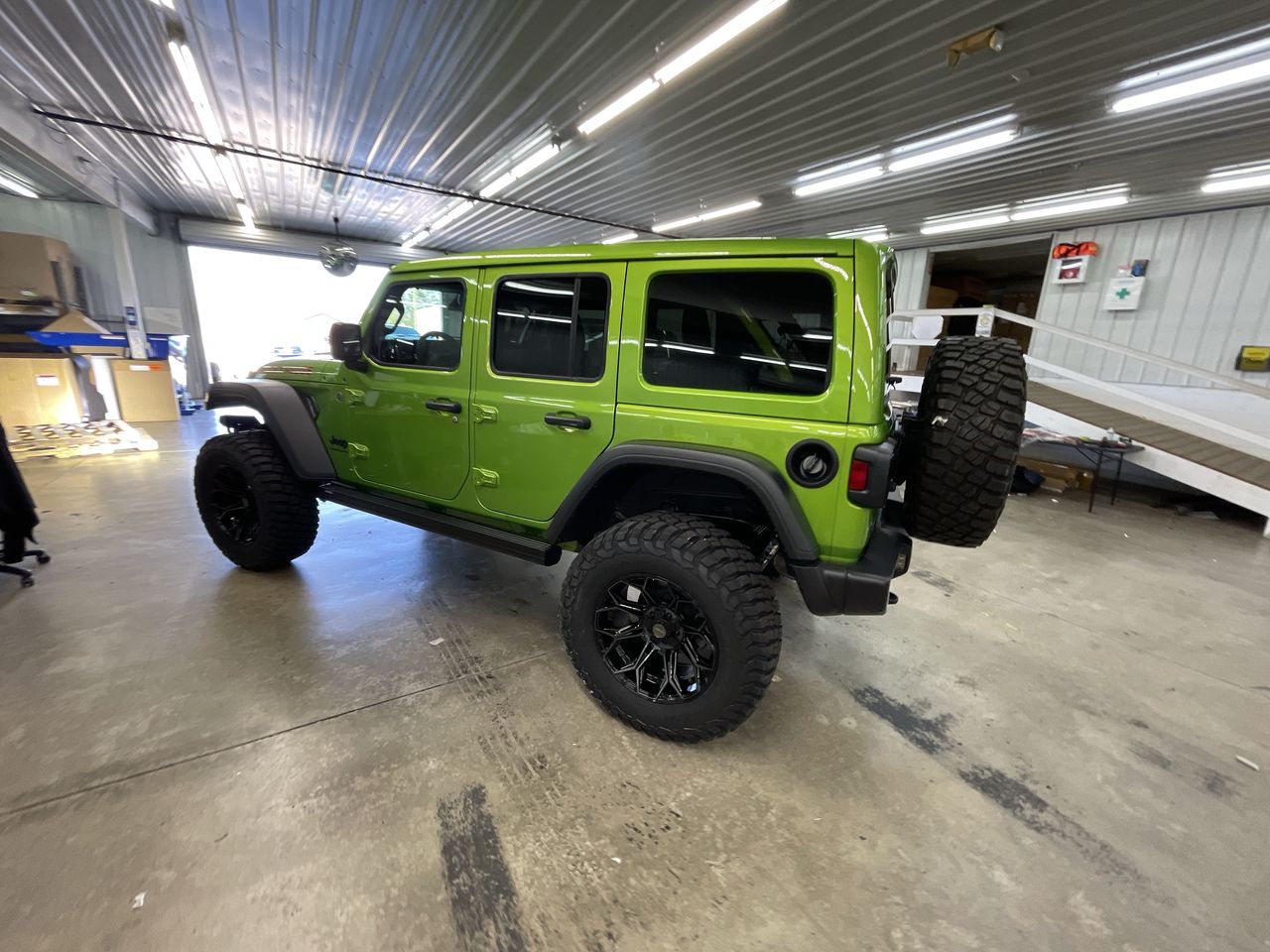 Vehicle Image 6
