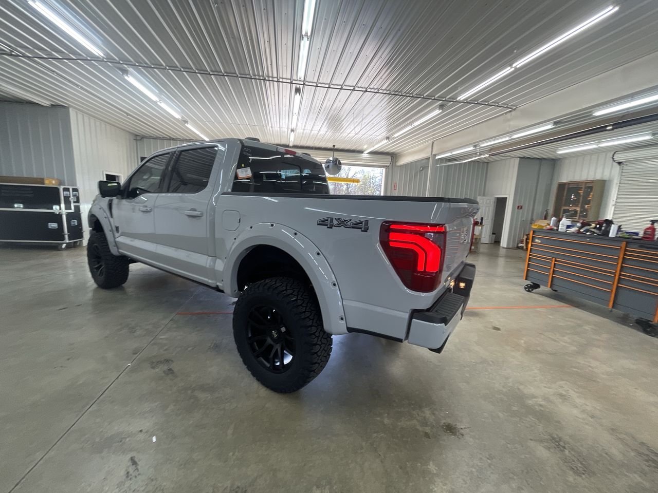 Vehicle Image 6