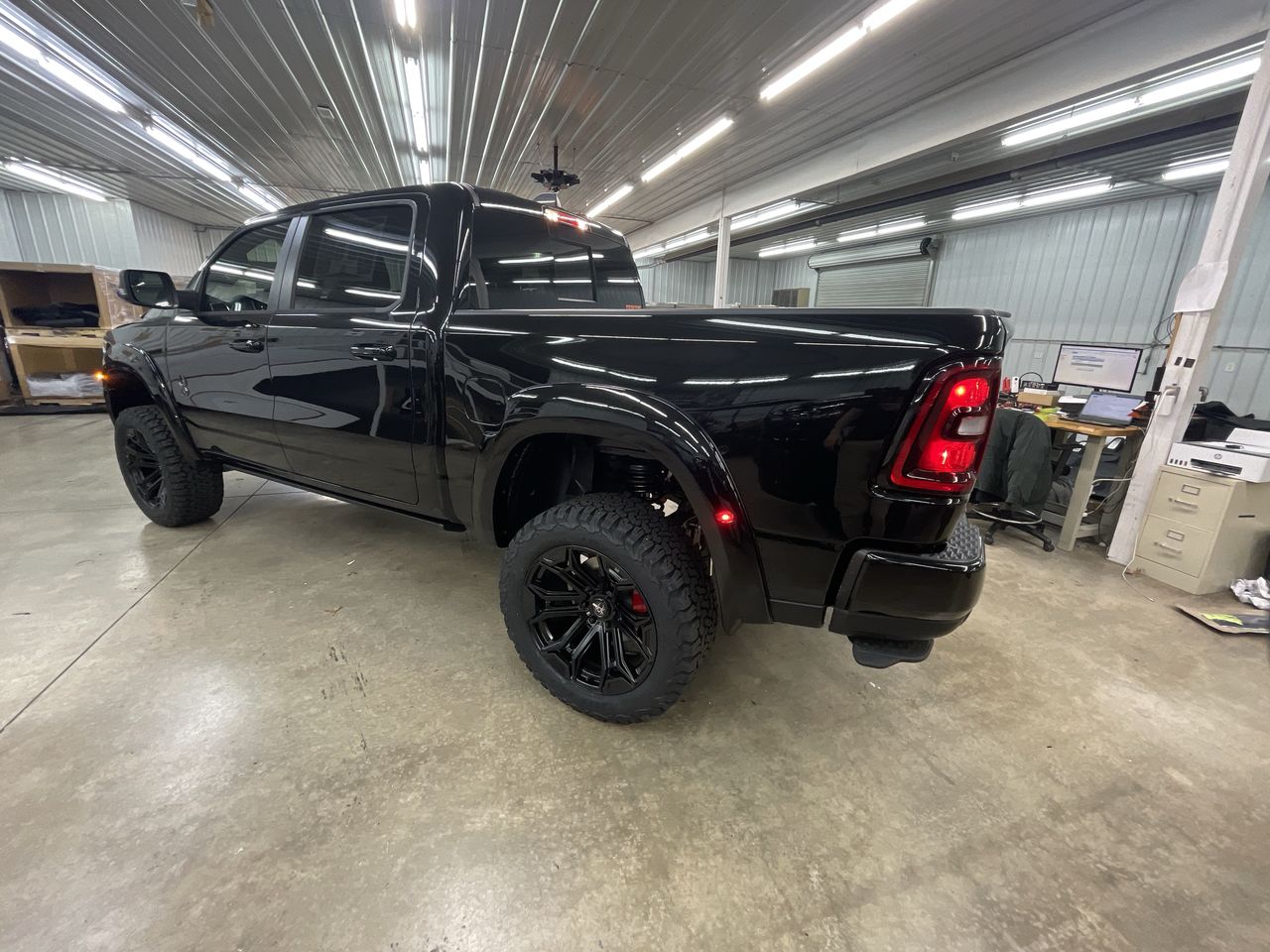 Vehicle Image 6