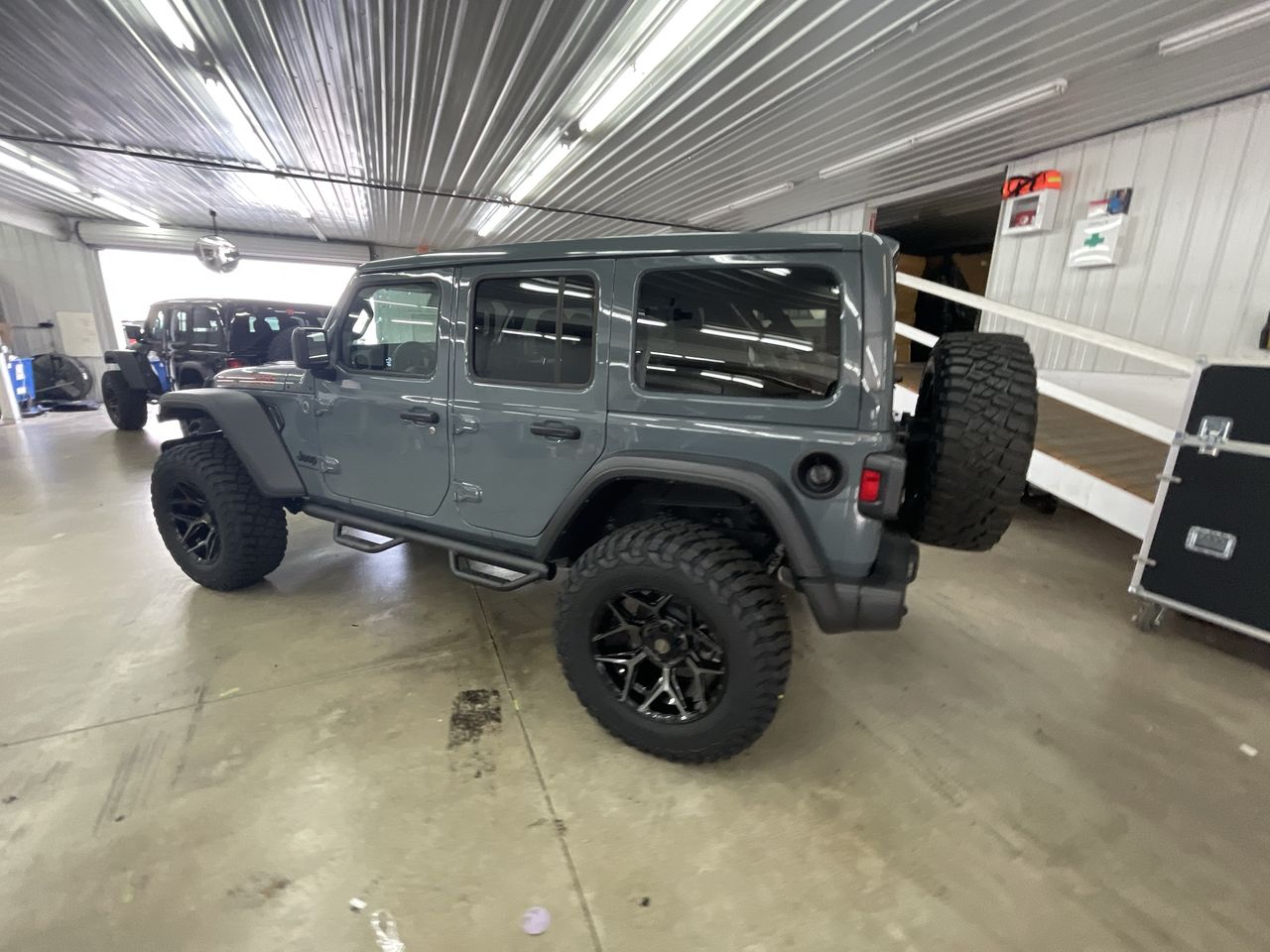 Vehicle Image 6
