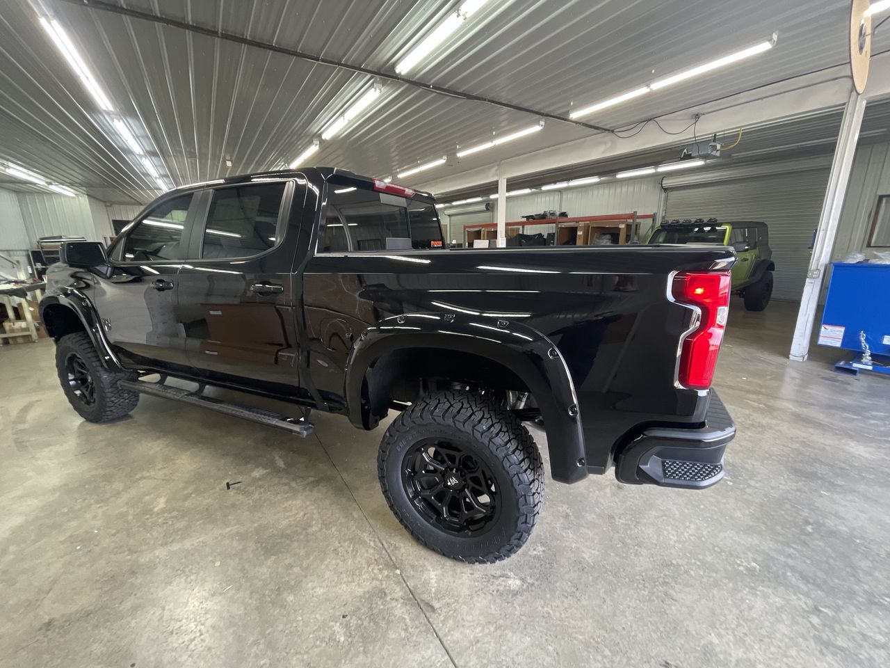 Vehicle Image 6