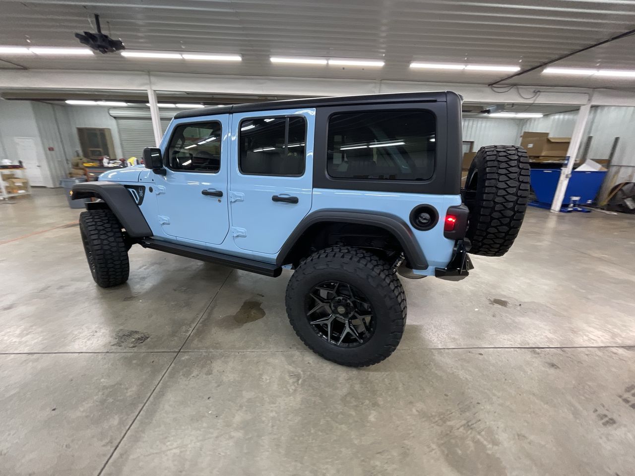 Vehicle Image 6