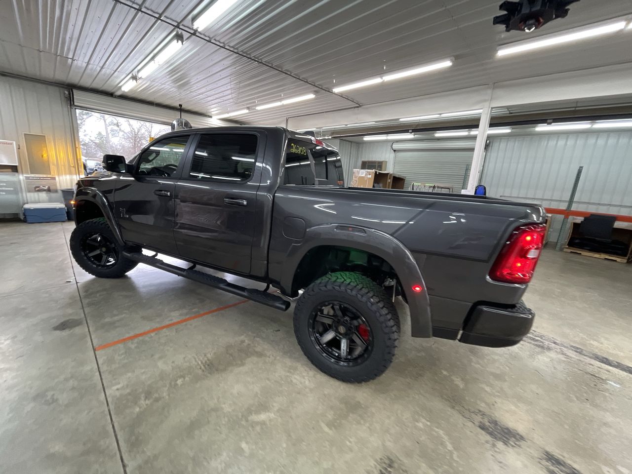 Vehicle Image 6