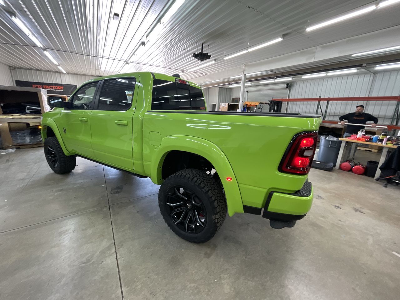 Vehicle Image 6