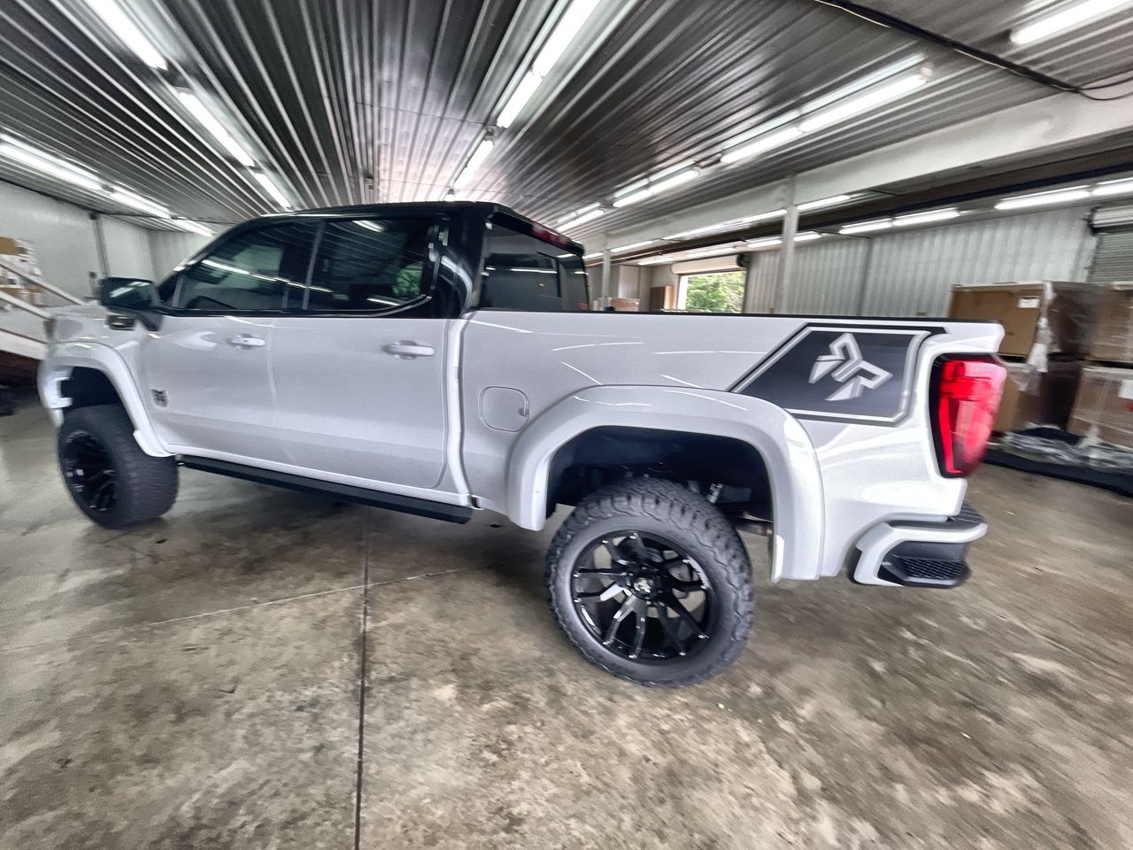 Vehicle Image 6
