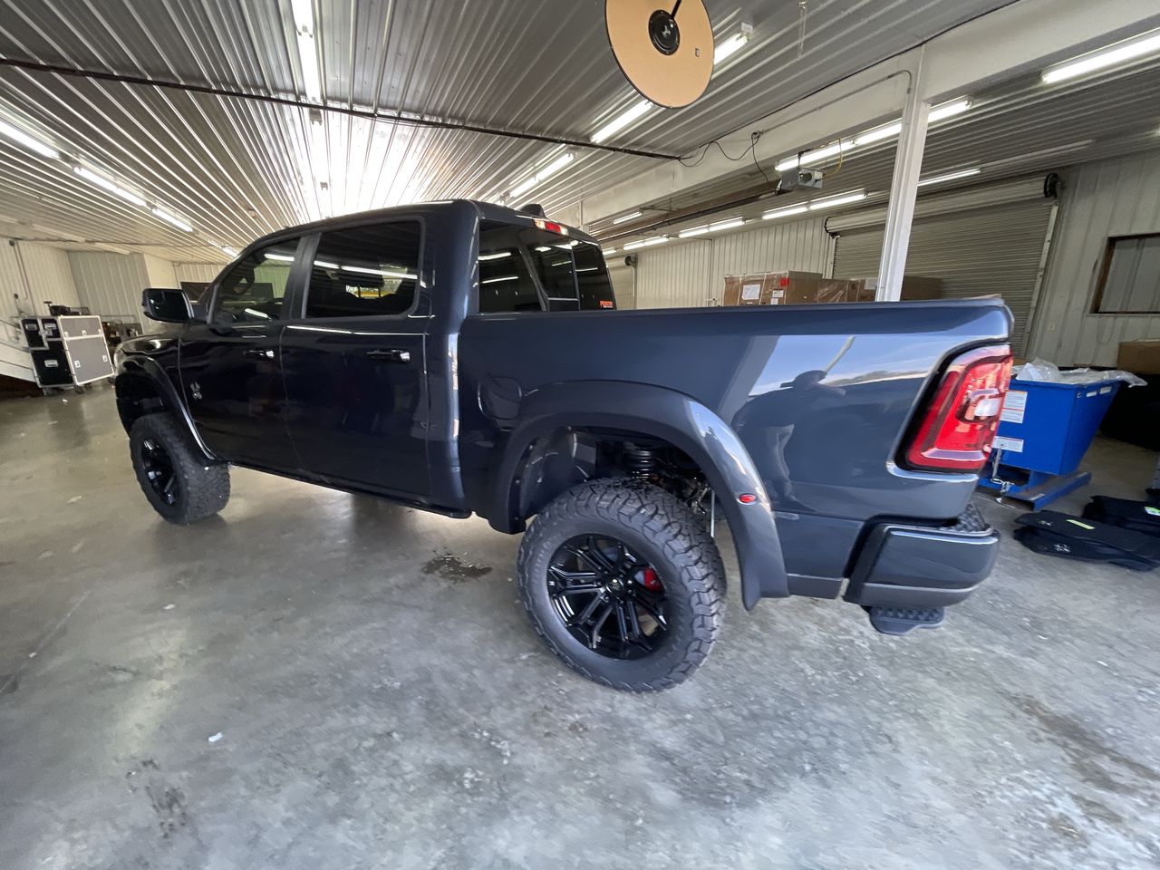 Vehicle Image 6