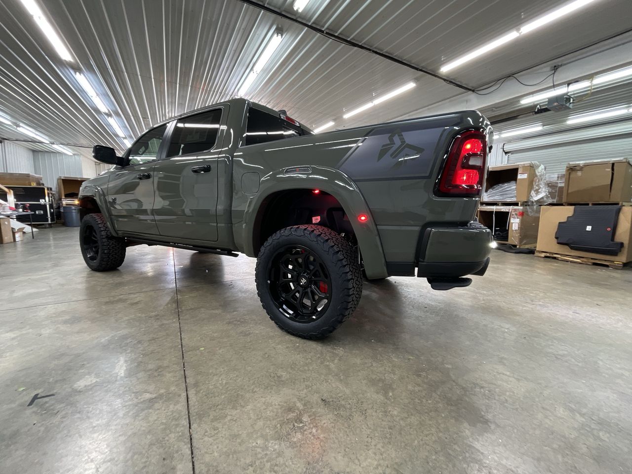 Vehicle Image 6