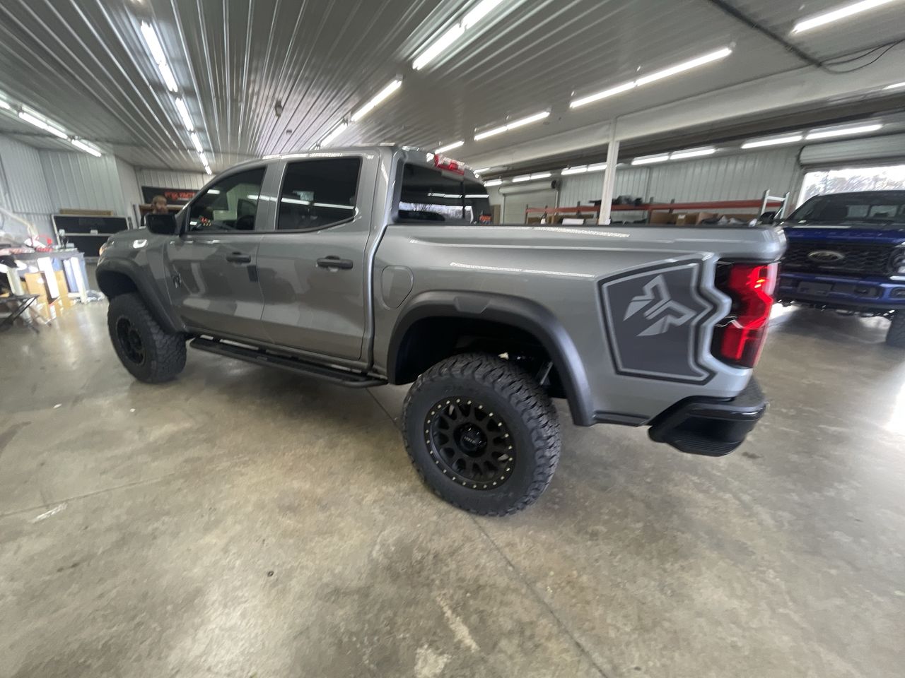 Vehicle Image 6