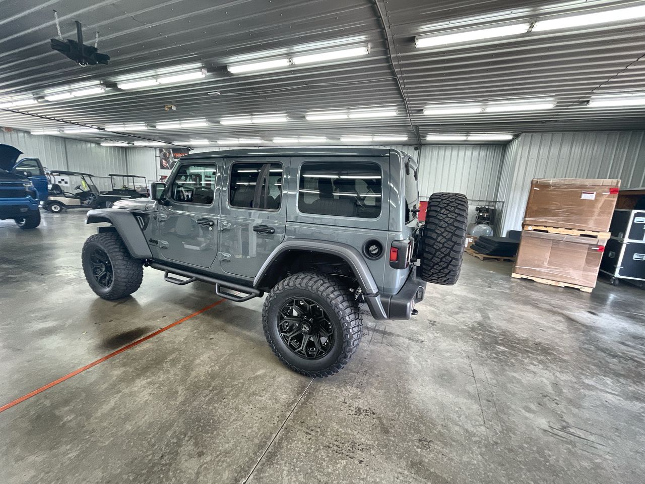 Vehicle Image 6