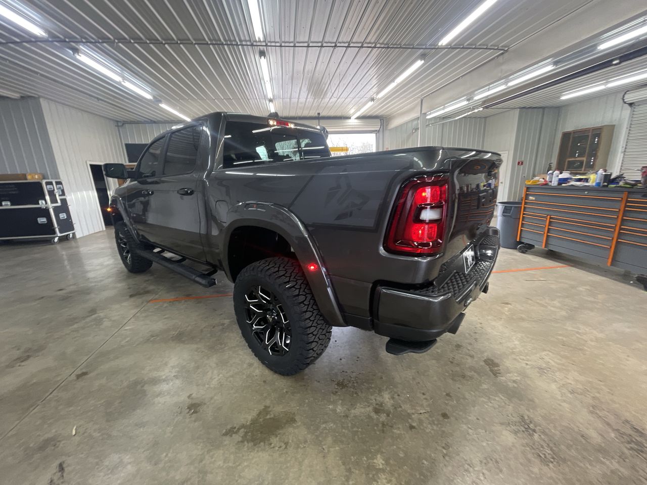 Vehicle Image 6