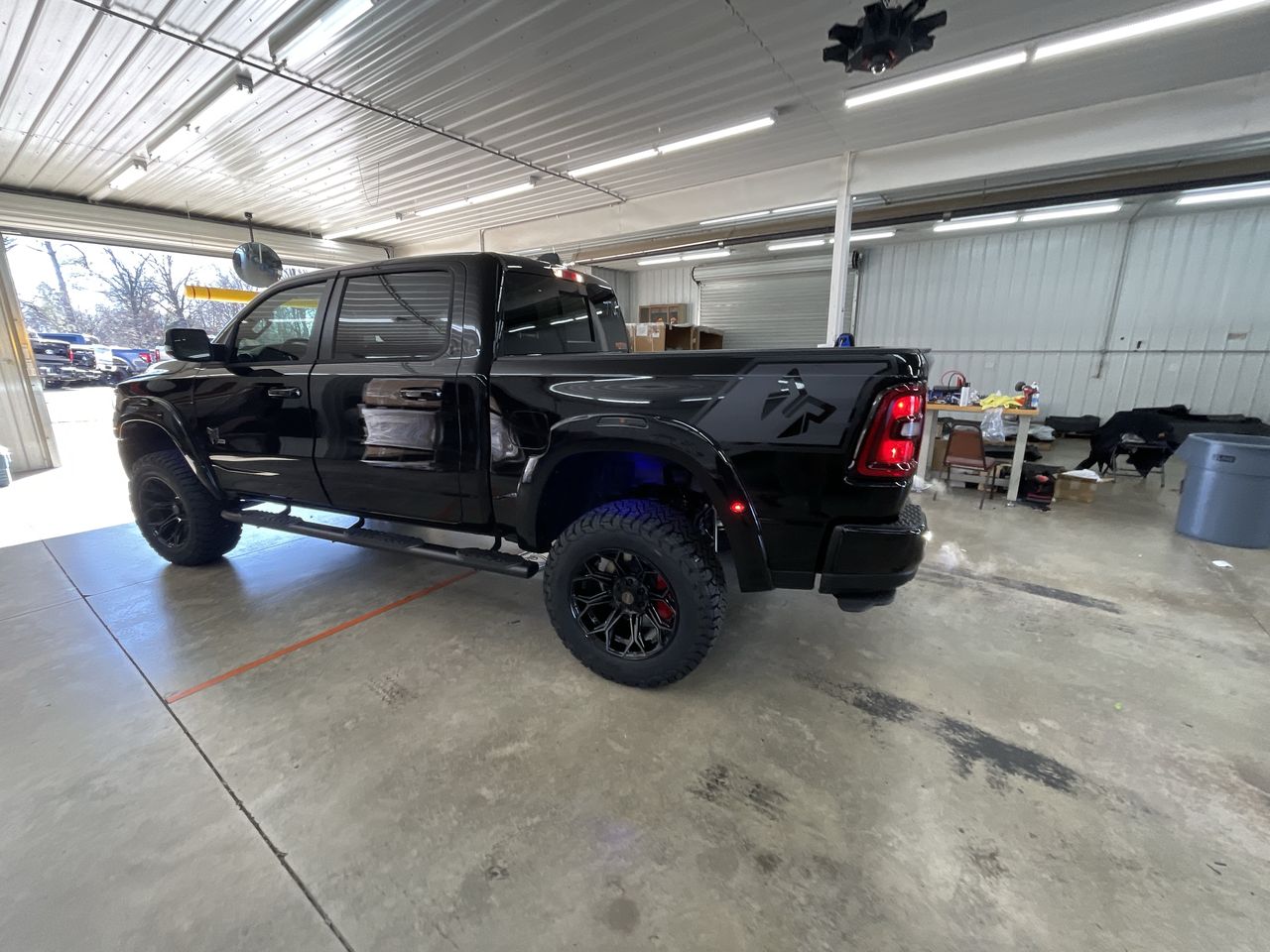 Vehicle Image 6