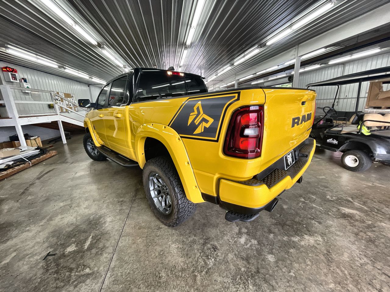Vehicle Image 6