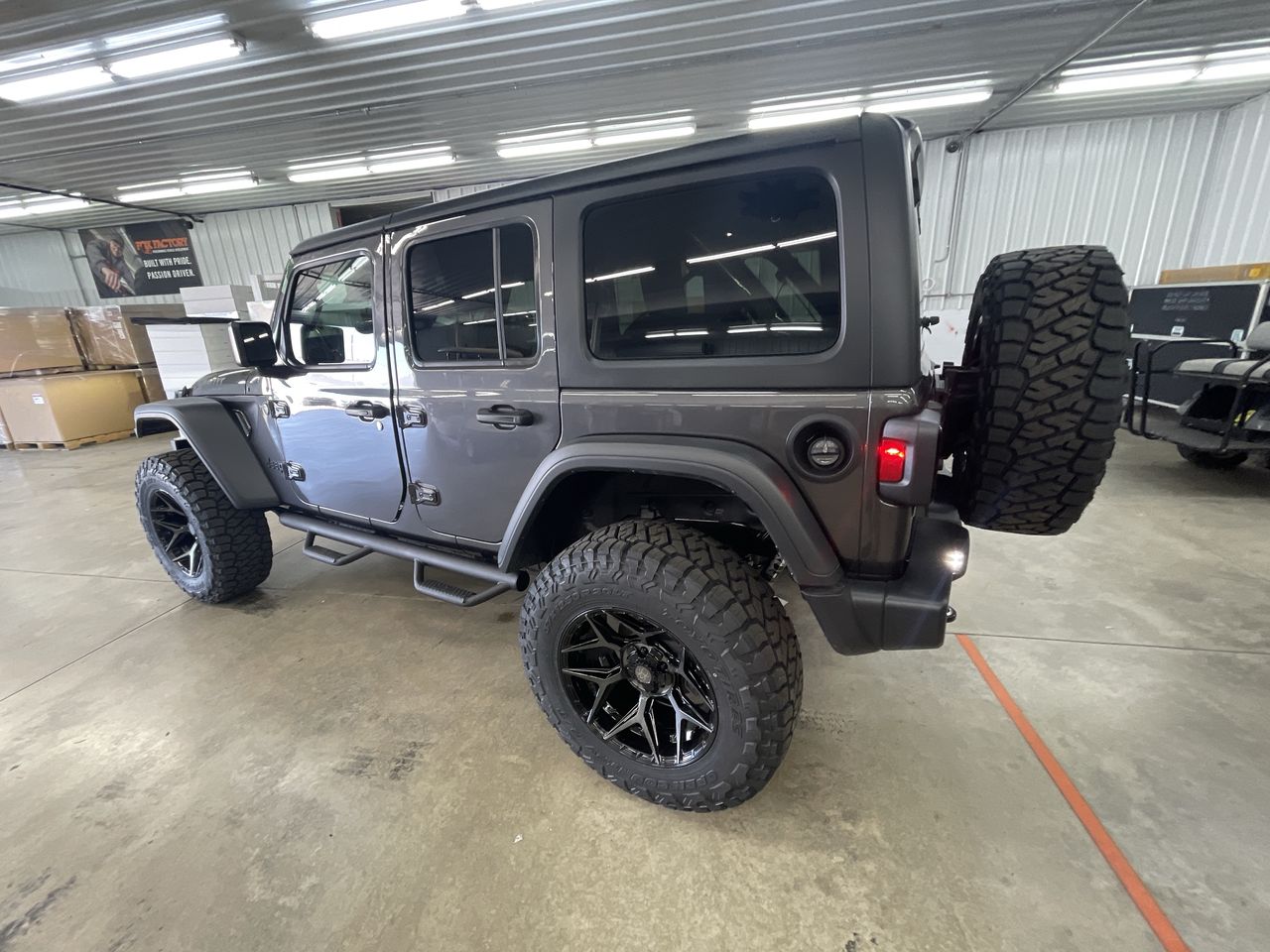 Vehicle Image 6