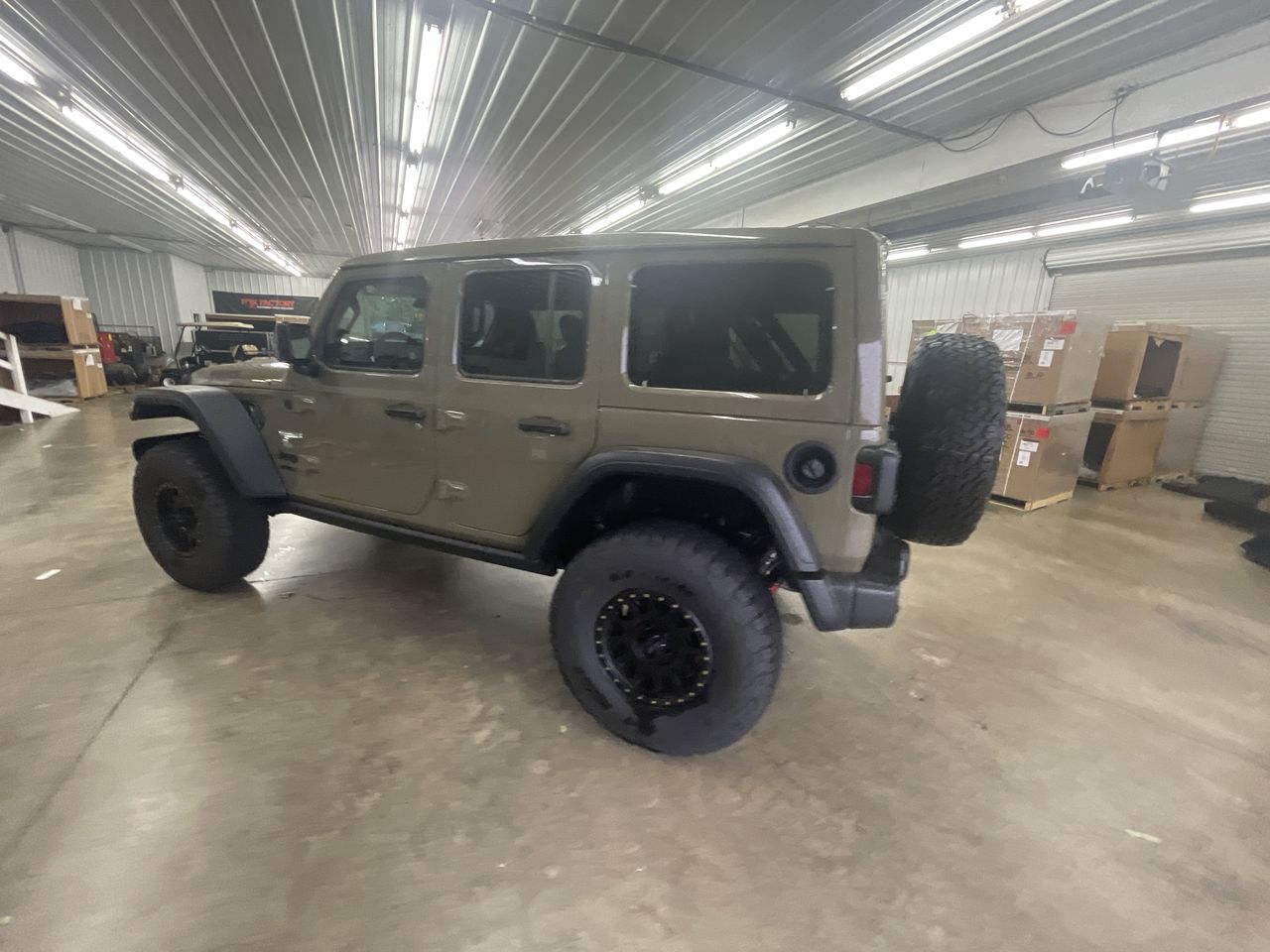 Vehicle Image 6