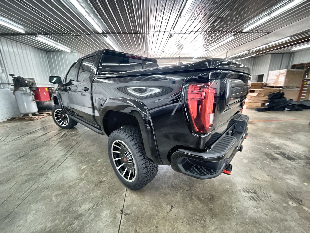 Vehicle Image 6