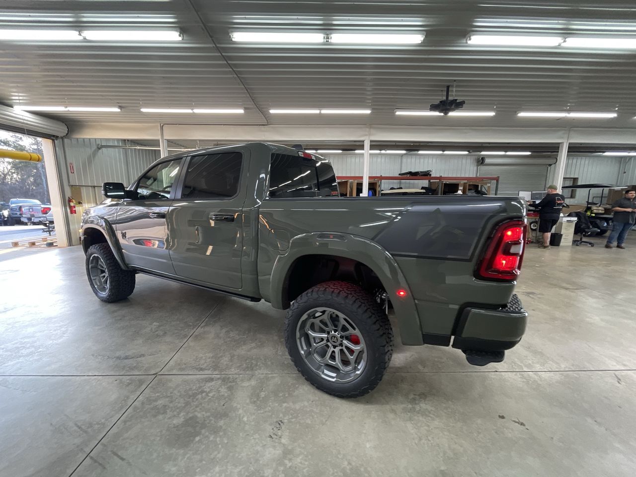 Vehicle Image 6