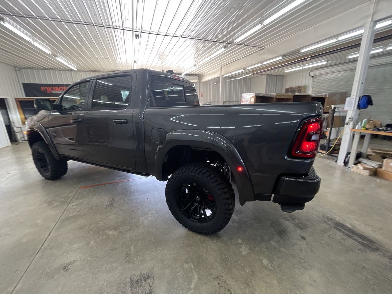 Vehicle Image 6