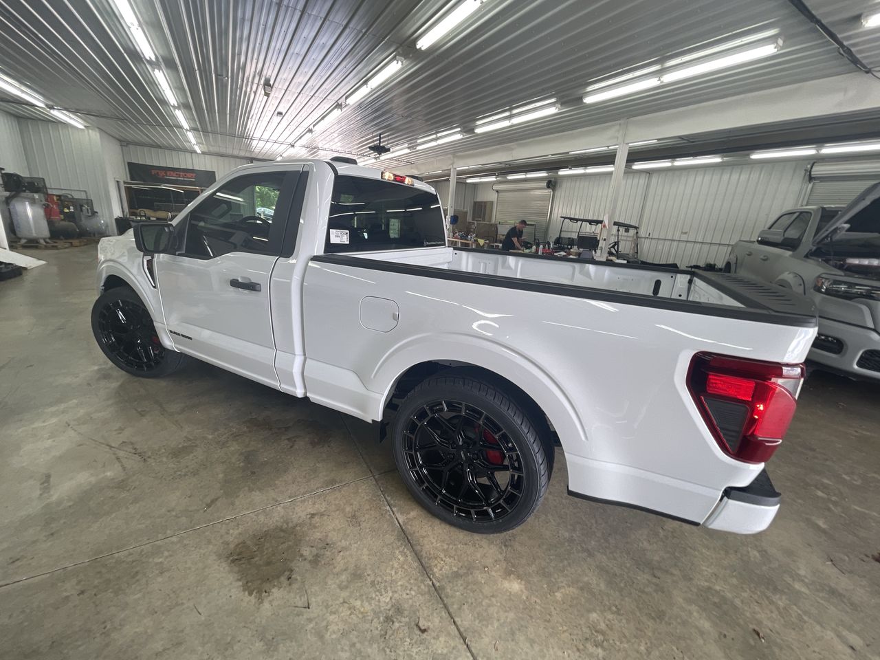 Vehicle Image 6