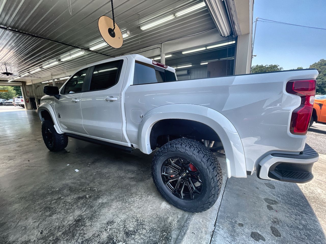 Vehicle Image 6