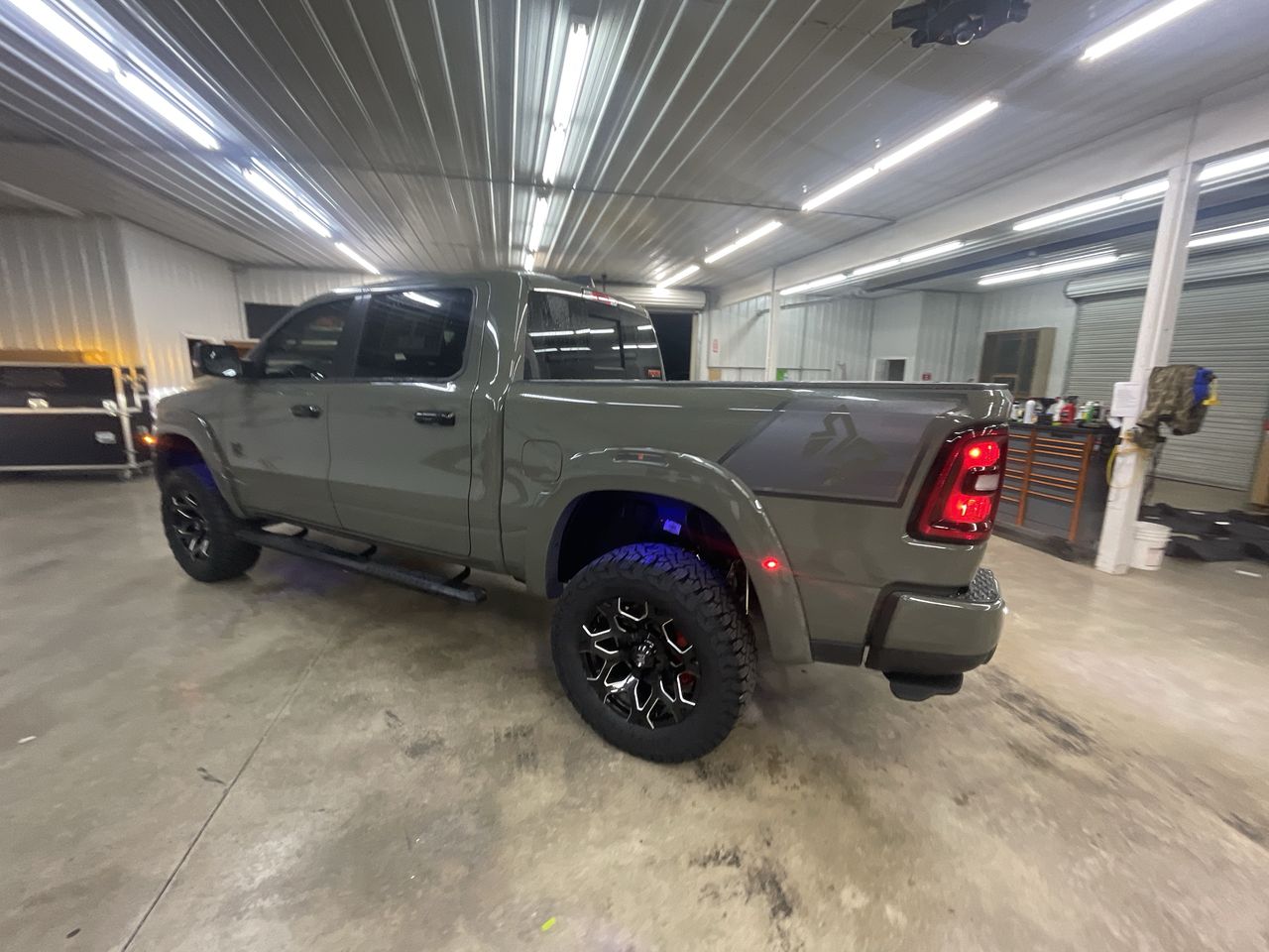 Vehicle Image 6