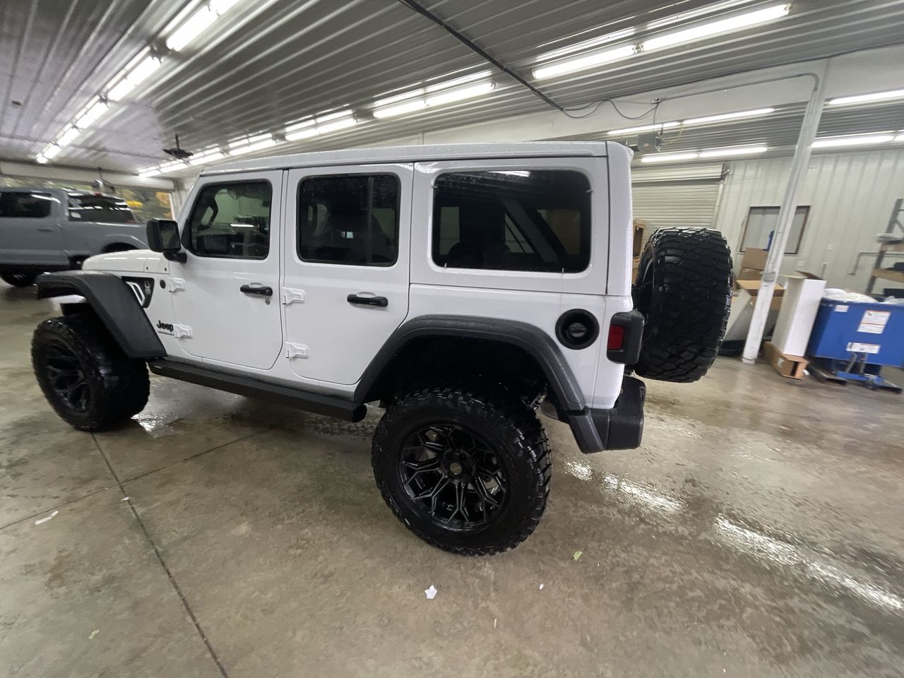 Vehicle Image 6