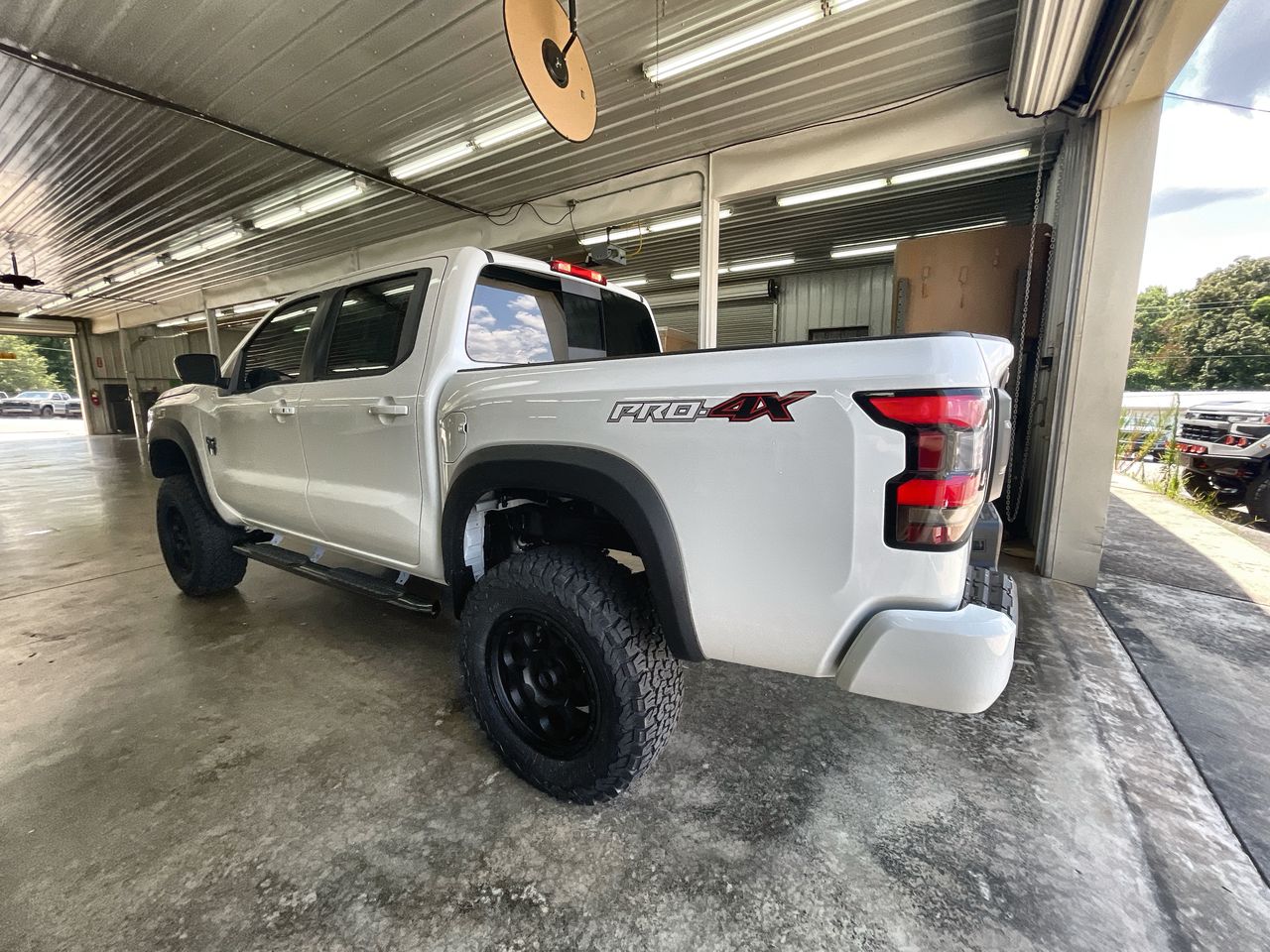 Vehicle Image 6