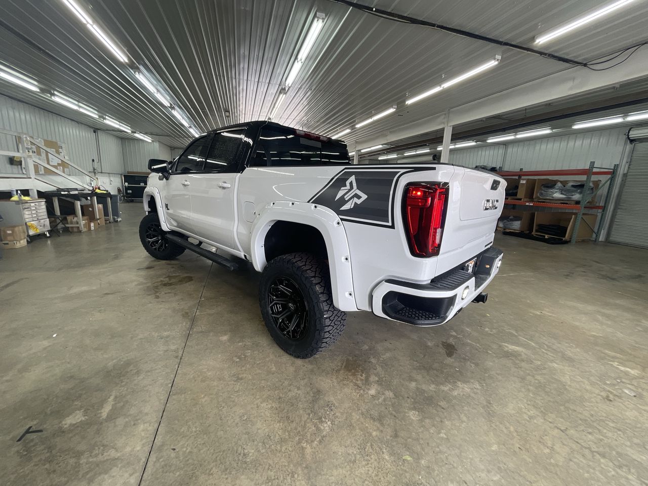 Vehicle Image 6