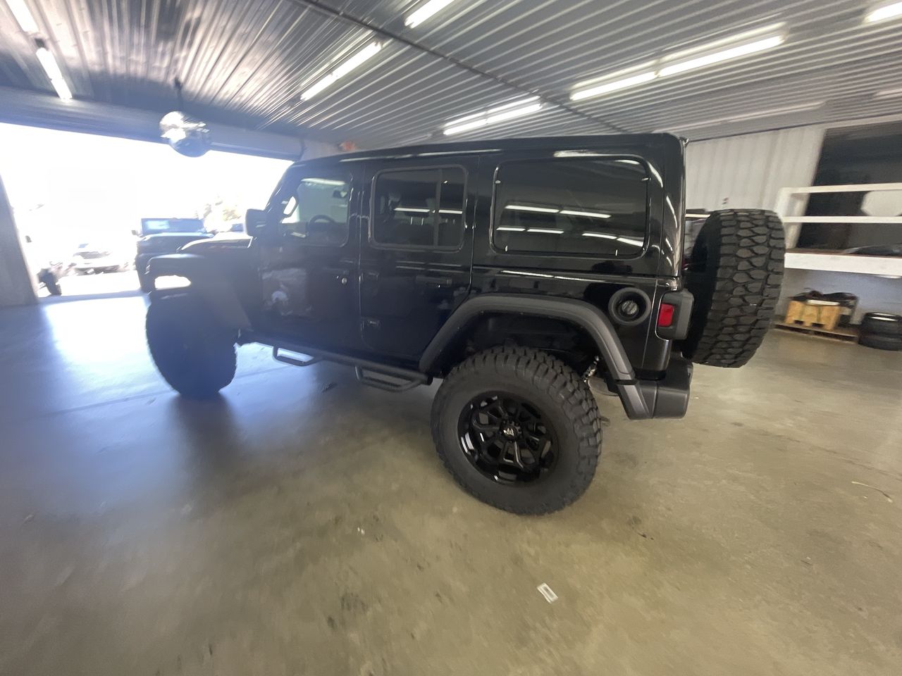 Vehicle Image 6