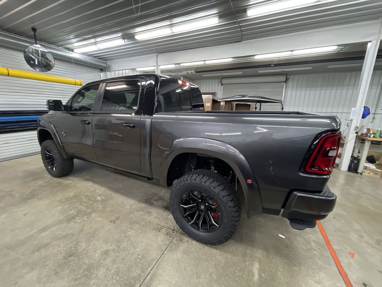 Vehicle Image 6